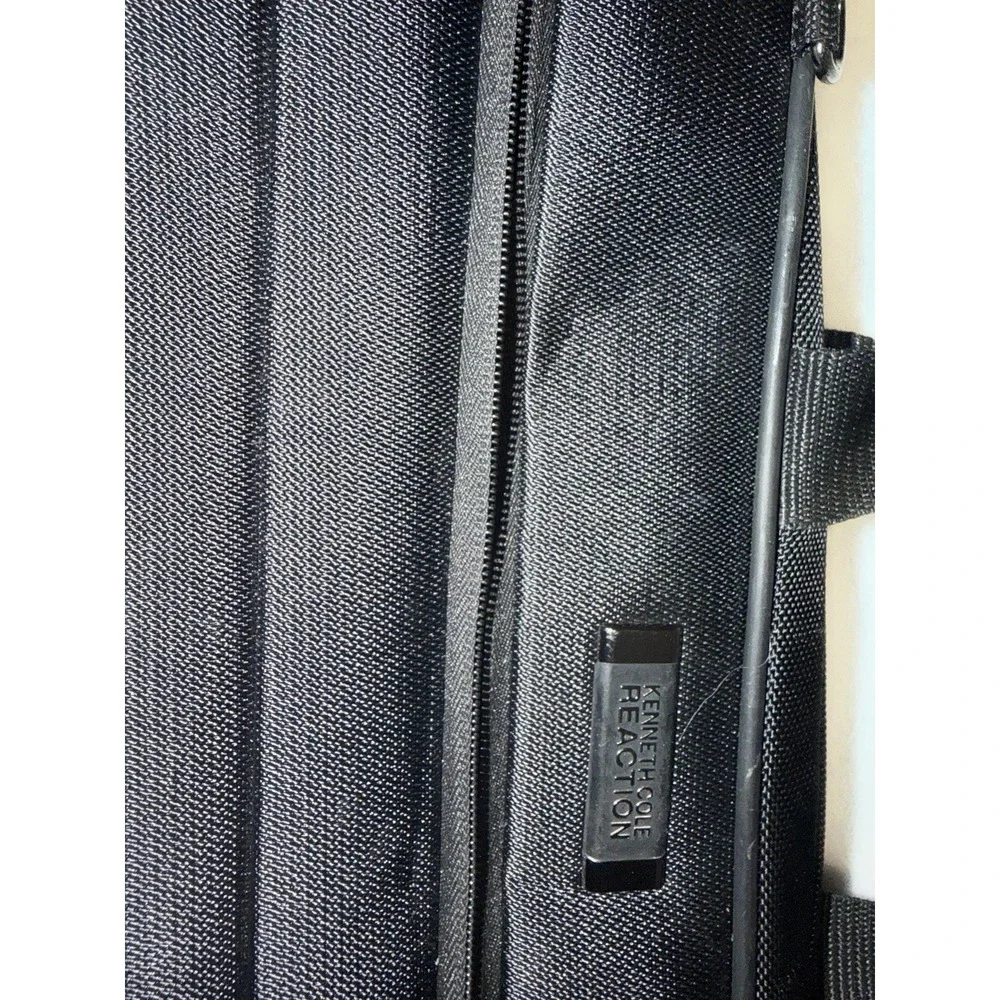 Kenneth Cole Reaction Black Laptop Bag Straps & Pockets - Measures 18
